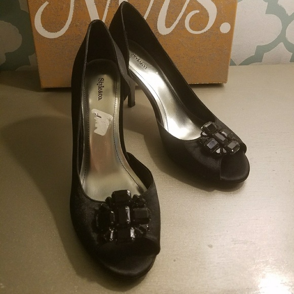 Gorgeous Black Peep-Toe D-Orsay Jeweled Heel - Picture 2 of 5